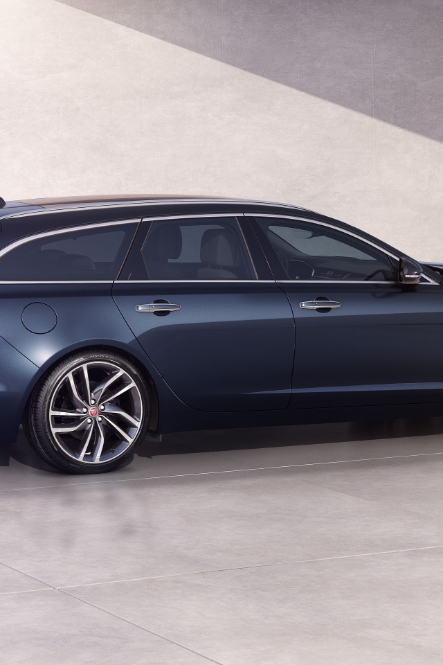 Автомобиль Jaguar XF Sportbrake 2020 года вид сбоку