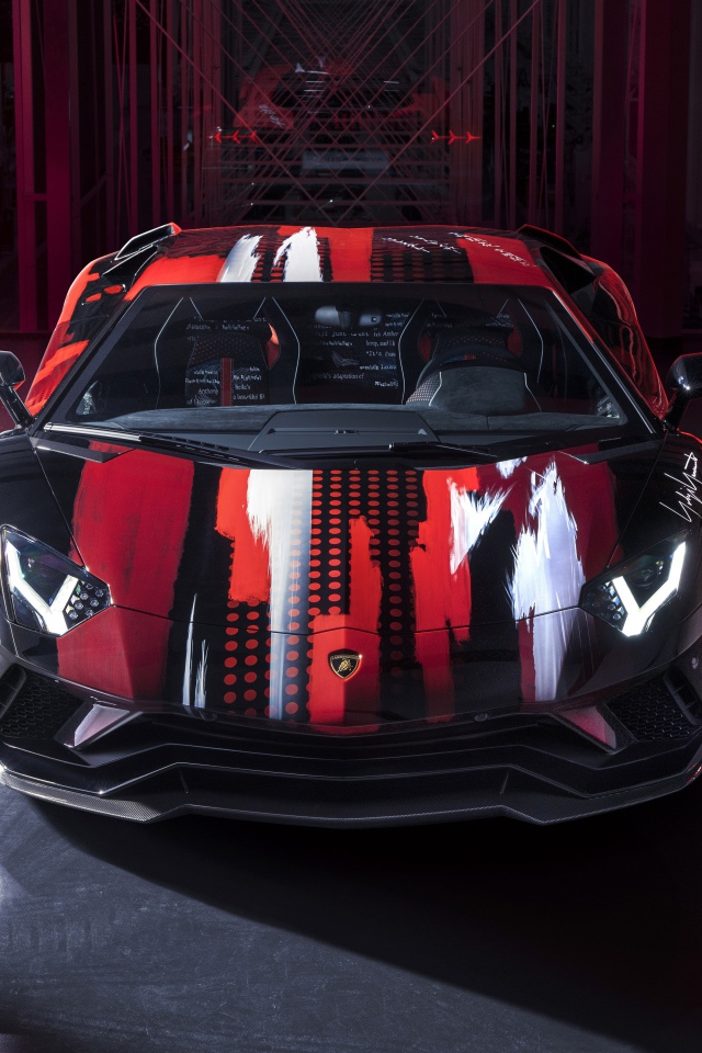 Спортивный автомобиль  Lamborghini Aventador S, 2021 года вид спереди