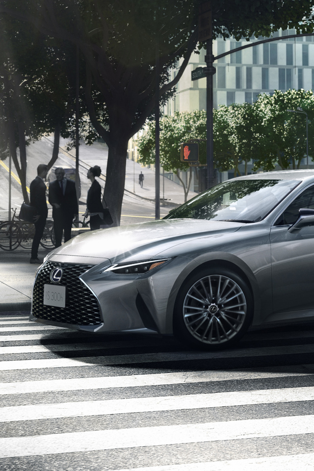 Автомобиль Lexus IS 300h 2021 года в городе