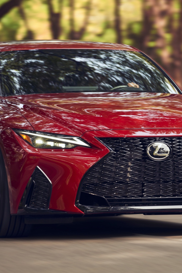 Красный автомобиль  Lexus IS 350 AWD F SPORT, 2021 года