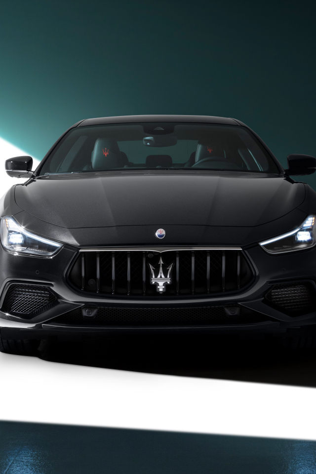Дорогой автомобиль Maserati Ghibli S Q4 GranSport Nerissimo Pack 2021 года