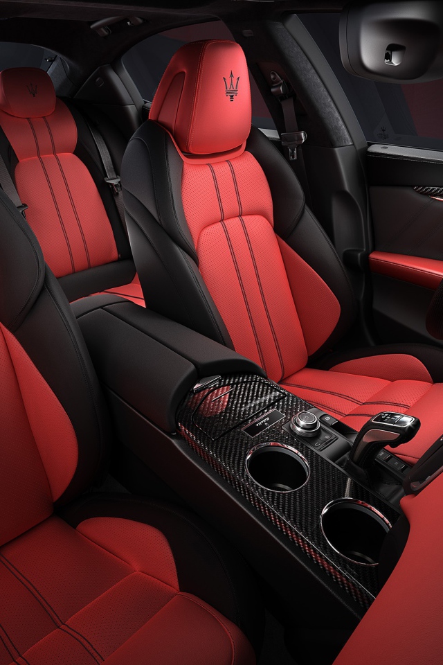 Красный кожаный салон Maserati Ghibli S Q4, 2020 года