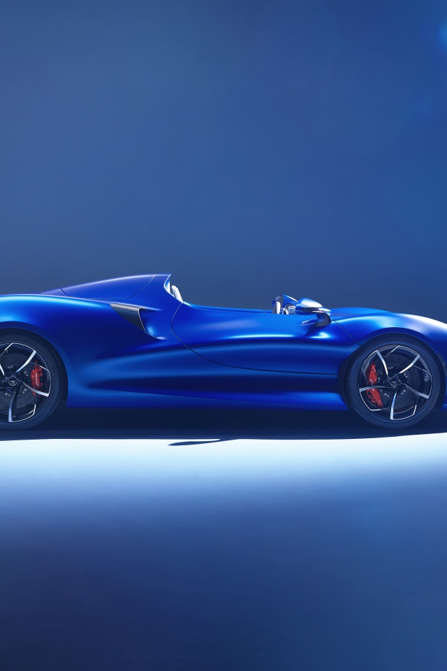 Спортивный автомобиль McLaren Elva 2020 года 