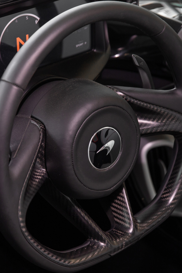Руль автомобиля McLaren MSO Elva M1A Theme 2020 года