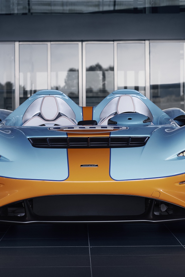Спортивный автомобиль McLaren Elva Gulf Theme By MSO 2021 года