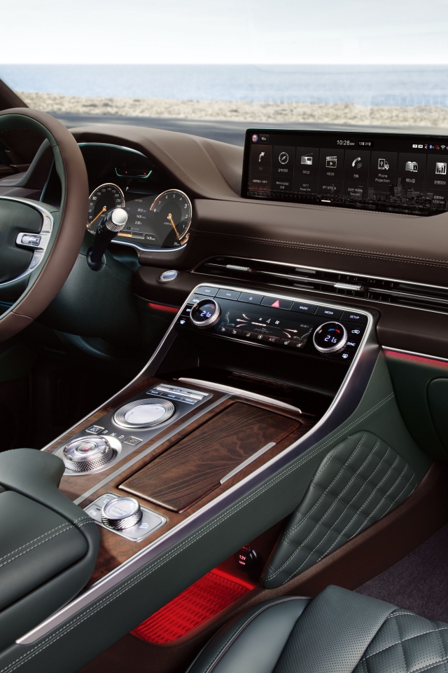 Салон автомобиля Genesis GV80 2020 года