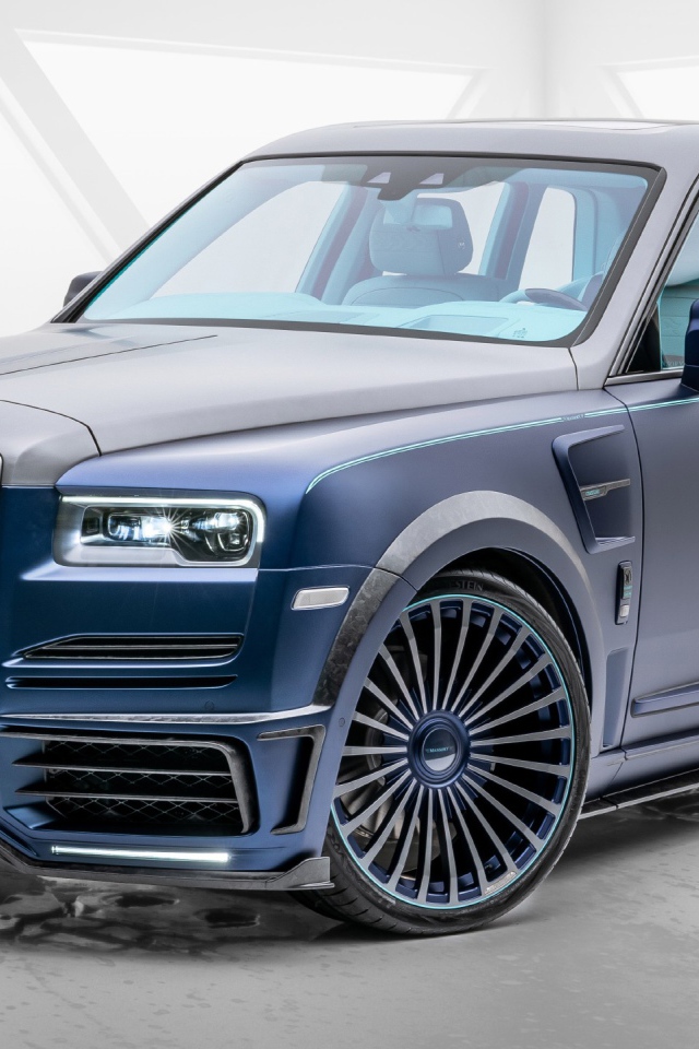 Дорогой внедорожник Mansory Rolls-Royce Cullinan Coastline 2020 года