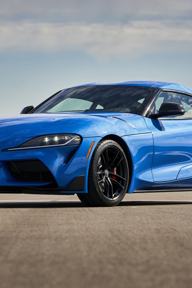 Синий автомобиль Toyota GR Supra A91, 2021 года 
