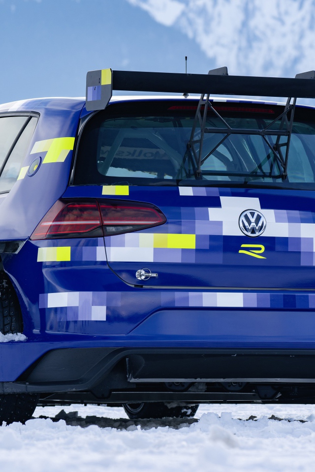 Спортивный автомобиль Volkswagen ER1 Concept 2020 года в горах 