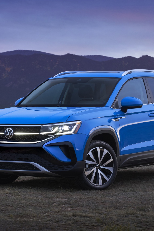 Голубой внедорожник  Volkswagen Taos 2022 года 