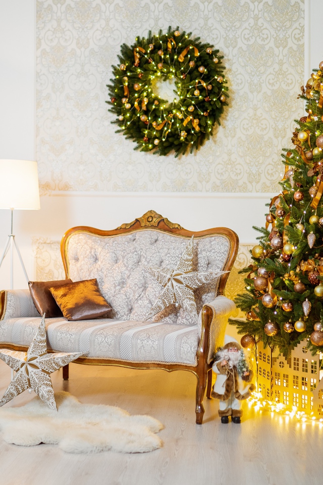 Красивая украшенная к Рождеству комната 