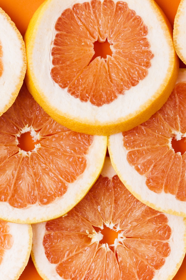 Кружочки грейпфрута крупным планом