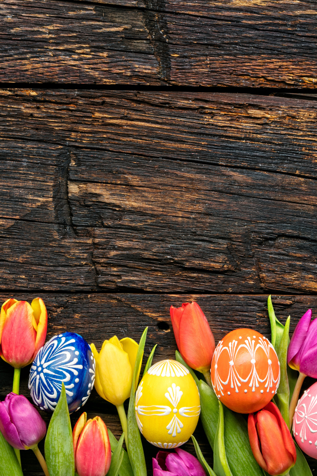 Разноцветные яйца и цветы тюльпана, шаблон для открытки на Пасху 