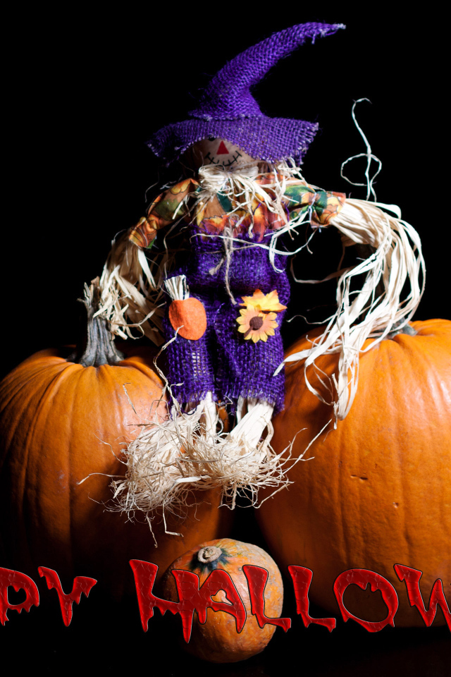 Игрушка и тыква на праздник Хэллоуин