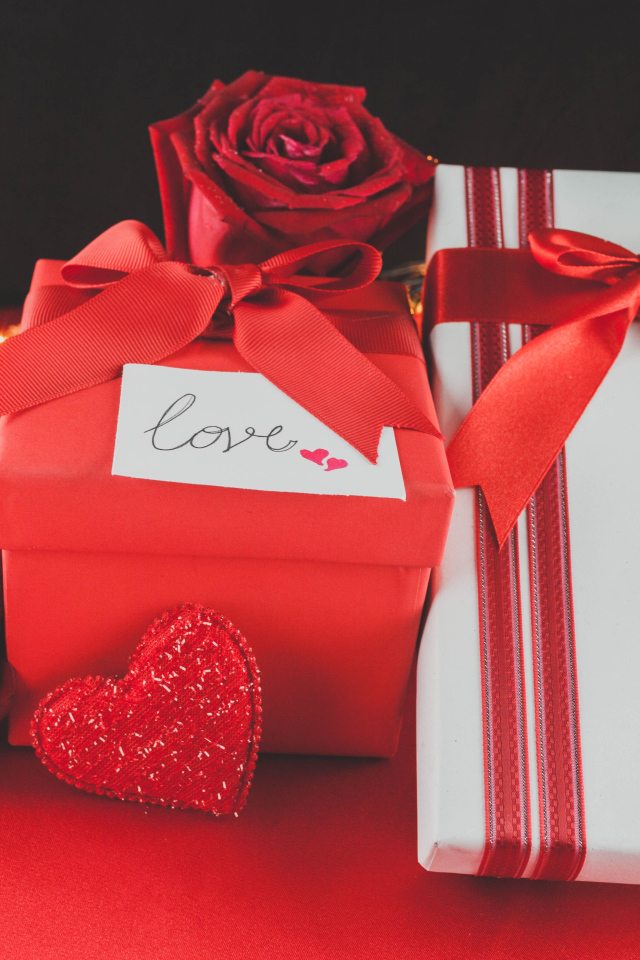 Подарки и розы для любимой на День Святого Валентина