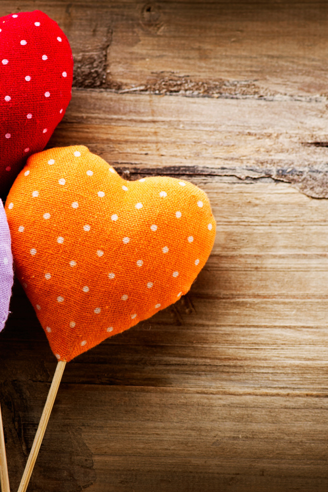 Сердечки из ткани на деревянных палочках