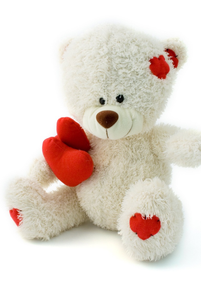 Белый медвежонок Тедди с красным сердцем