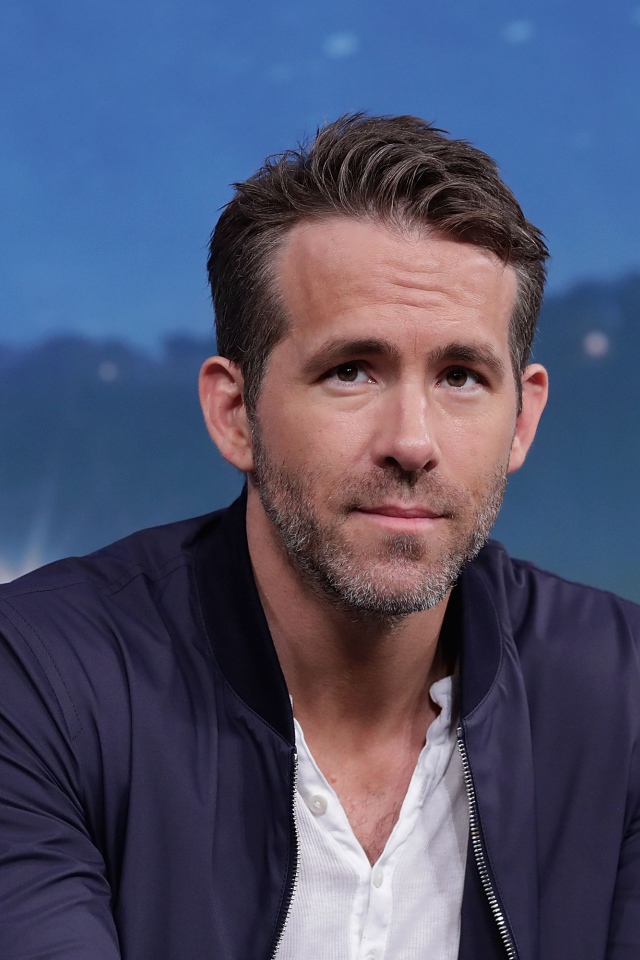 Актер Райан Рейнольдс с бородой