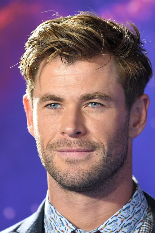 Красивый мужчина, актер Крис Хемсворт