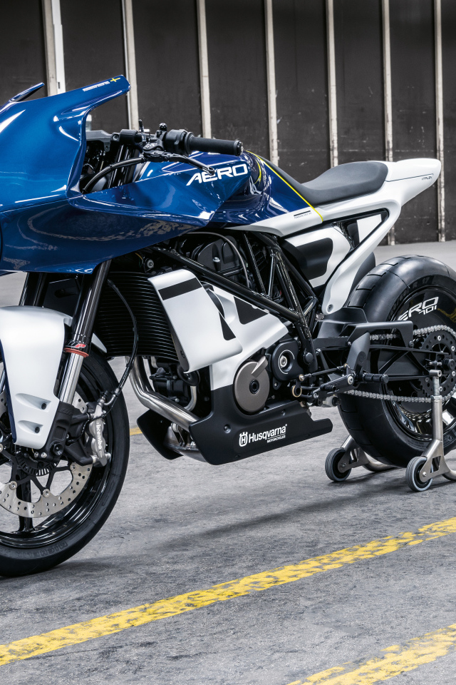 Мотоцикл Husqvarna Vitpilen 701 Aero Concept 2019 года на дороге