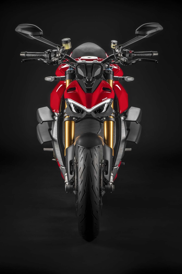 Мотоцикл Ducati Streetfighter V4, 2020 года вид спереди