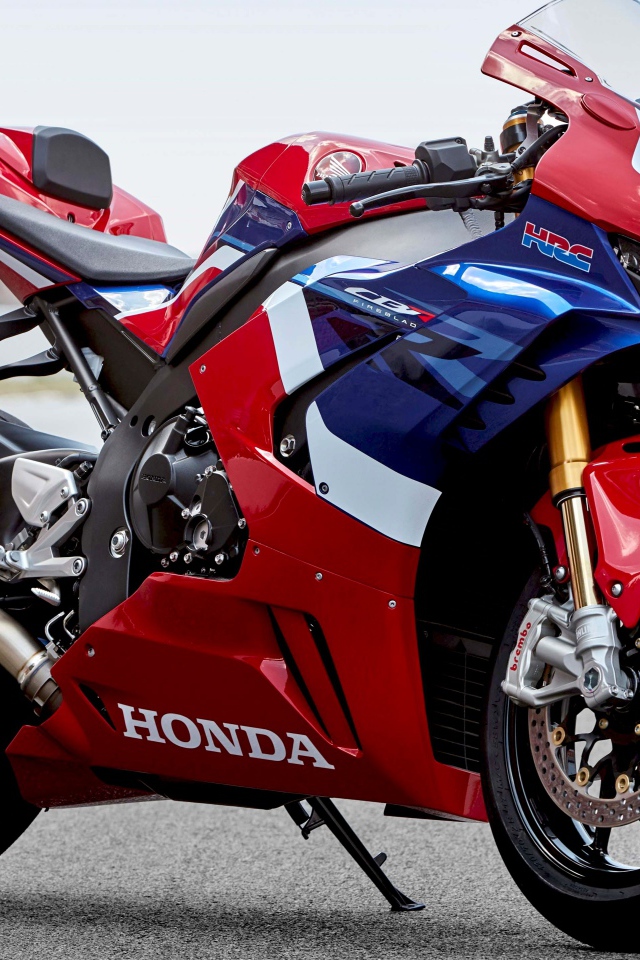 Спортивный мотоцикл  Honda CBR1000RR R SP, 2020 года