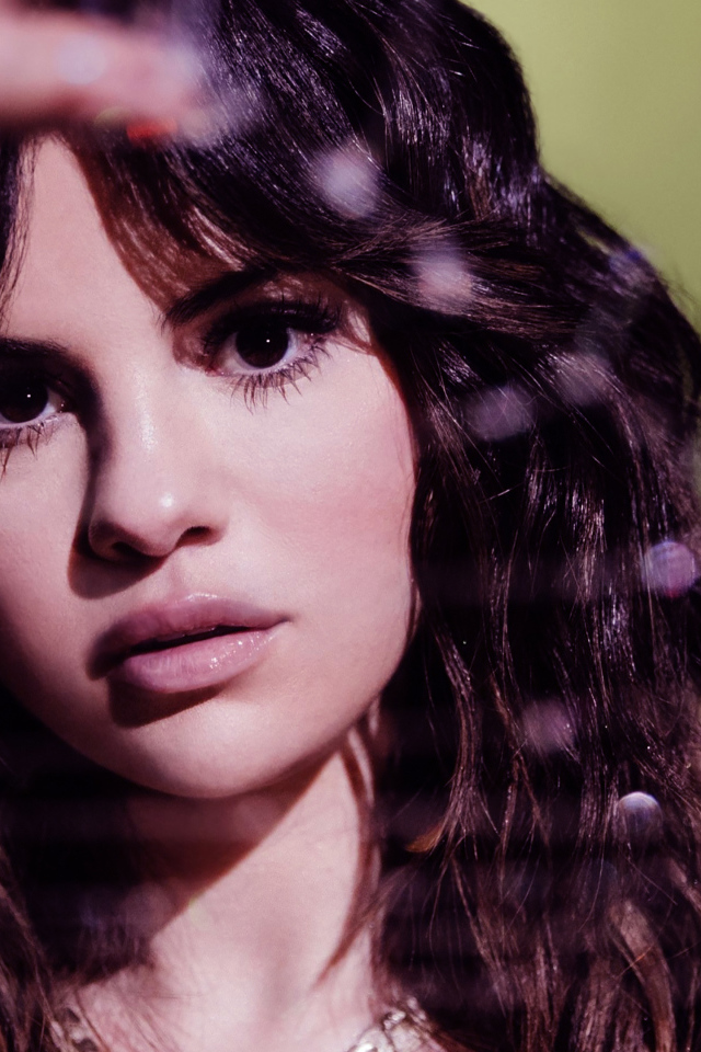 Актриса, певица Селена Гомес лицо крупным планом