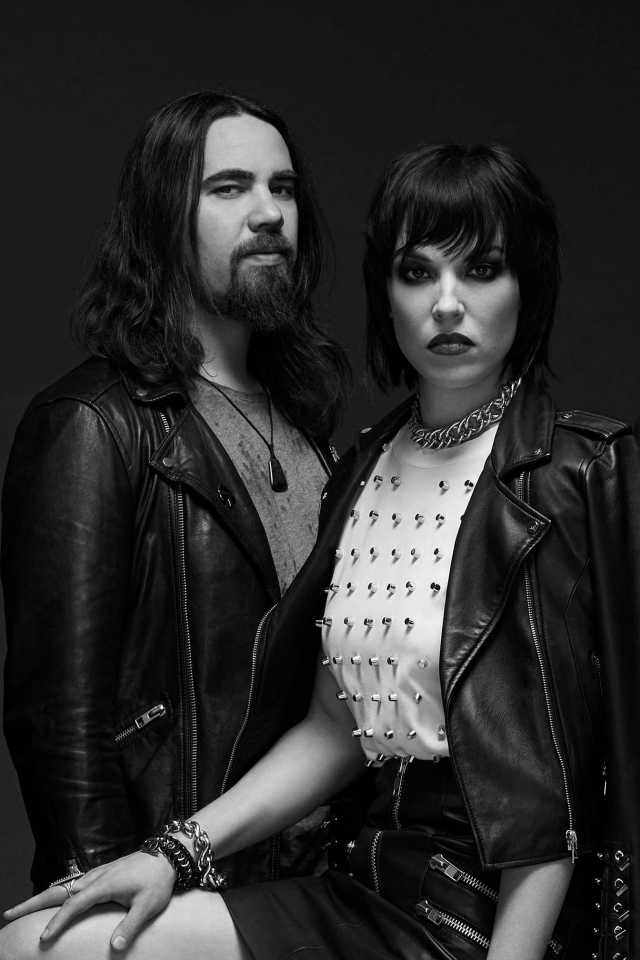 Рок группа Halestorm в кожаных куртках