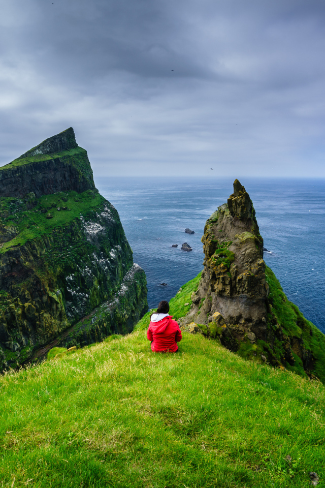 Вид на океан с высокой скалы 