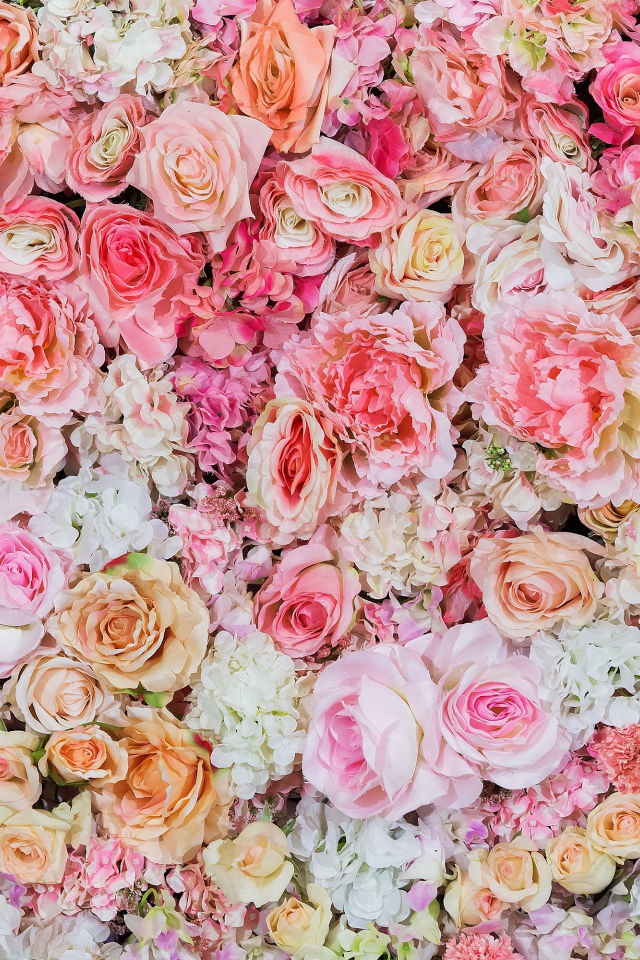 Искусственные цветы розы крупным планом