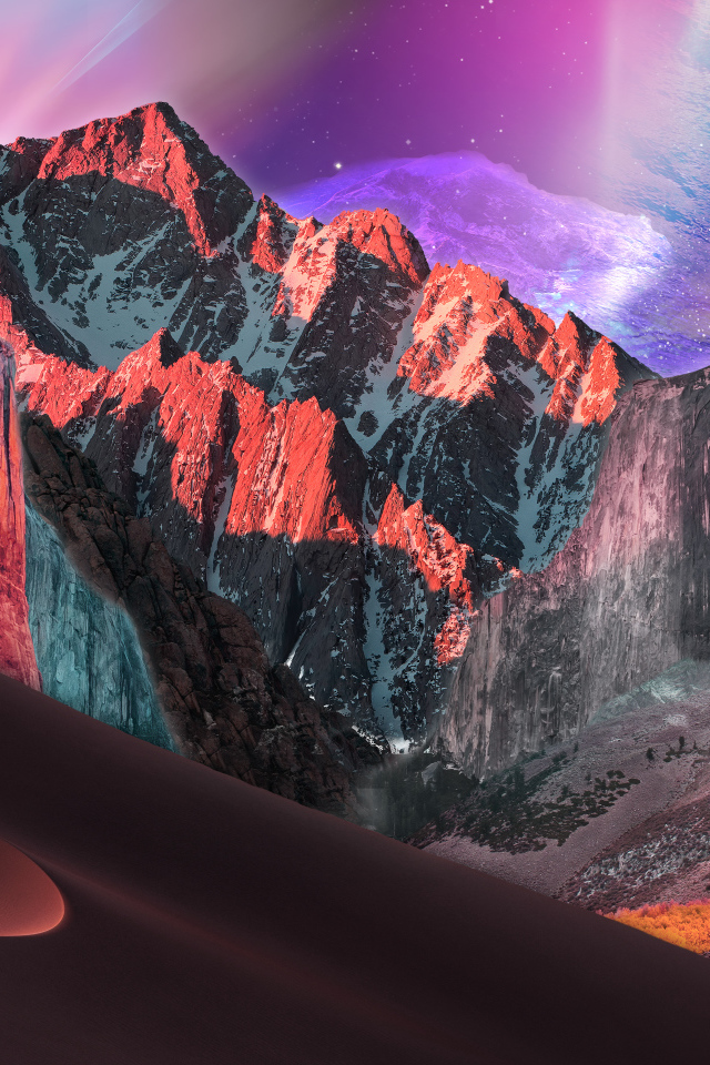 Фантастическое небо над заснеженными горами 