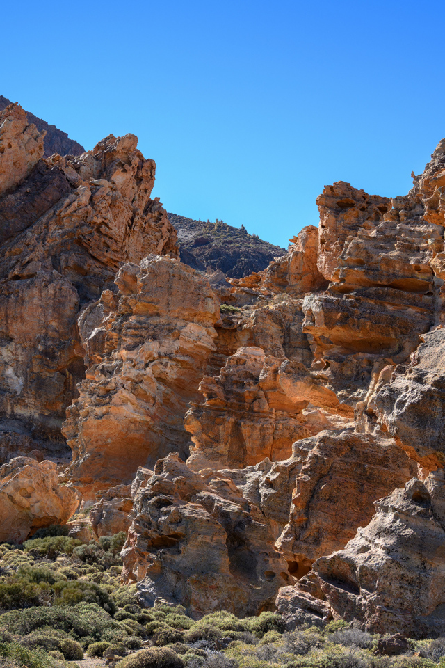 Старые камни в национальном парке Италии 