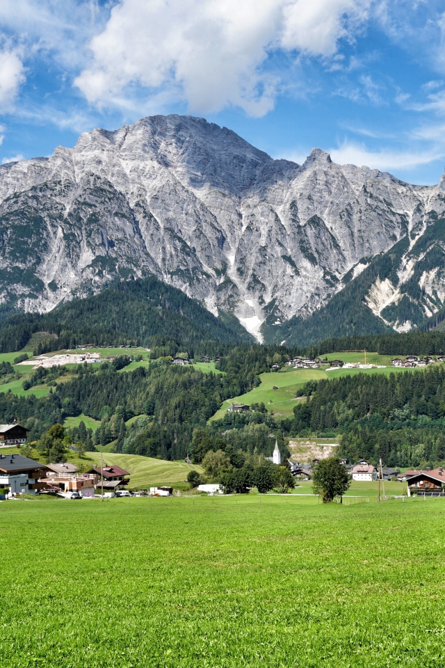 Вид высокие горы под голубым небом, Австрия 