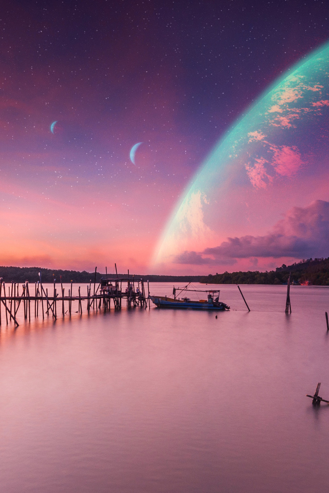 Большая планета в небе над тихим озером