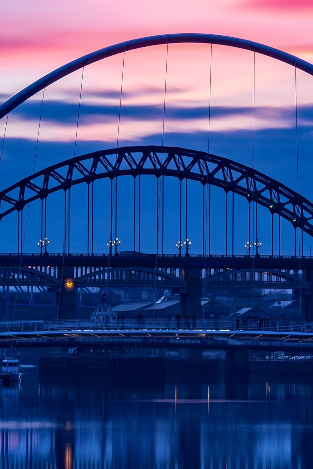 Арочный мост Миллениум, Великобритания