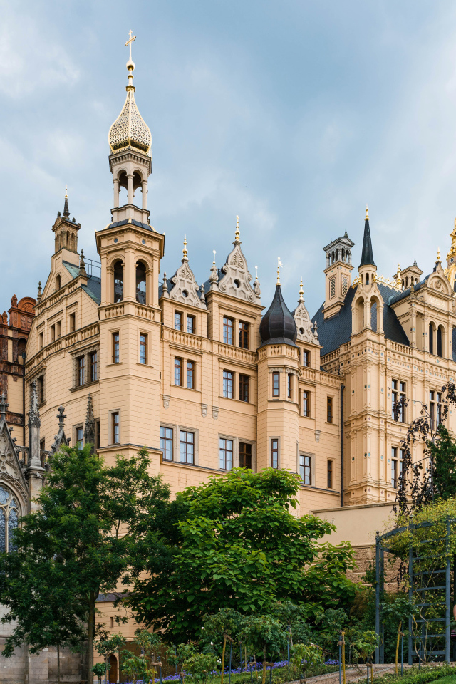 Красивый старинный Шверинский замок, Германия