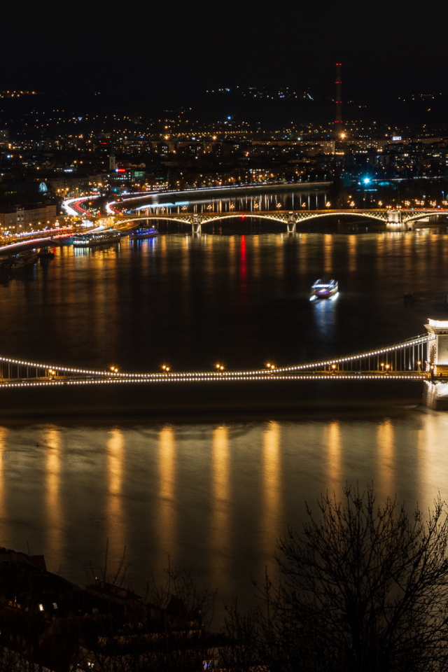 Красивый вид на ночной Бухарест, Румыния 