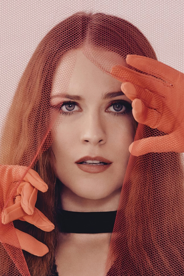 Американская актриса Рэйчел Броснахэн с рыжими волосами