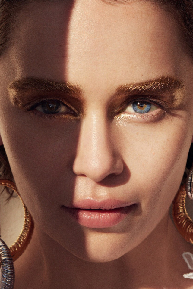 Красивая актриса Эмилия Кларк лицо крупным планом