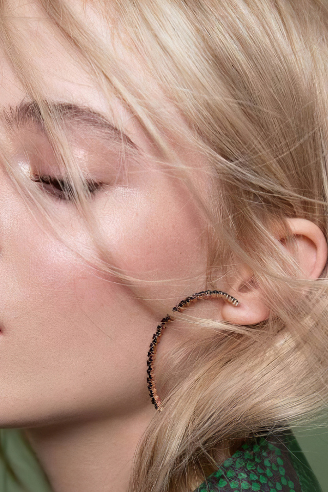 Красивая блондинка, актриса Фрейя Аллан лицо крупным планом