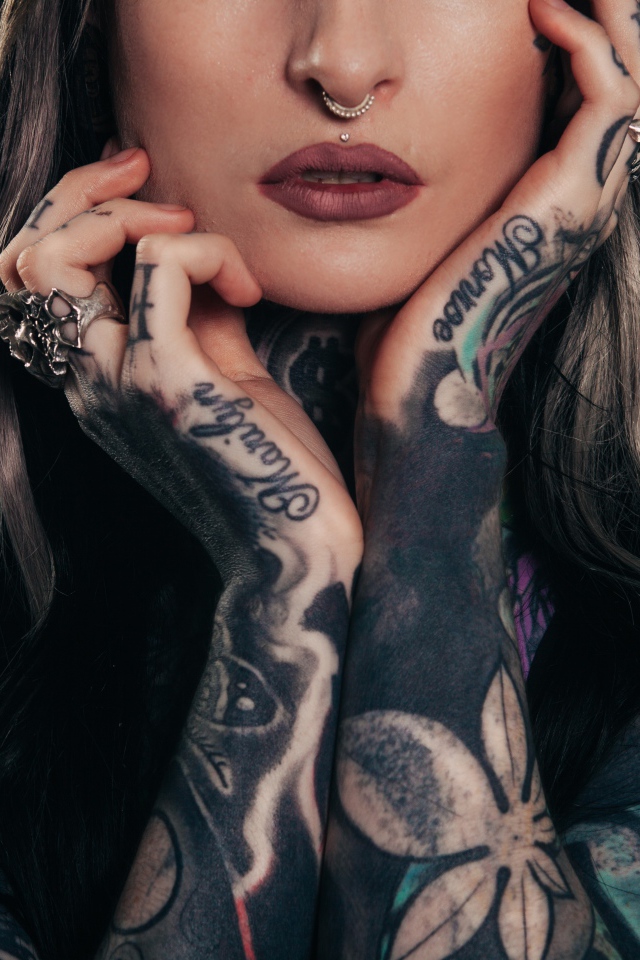 Красивые татуировки на теле у девушки 