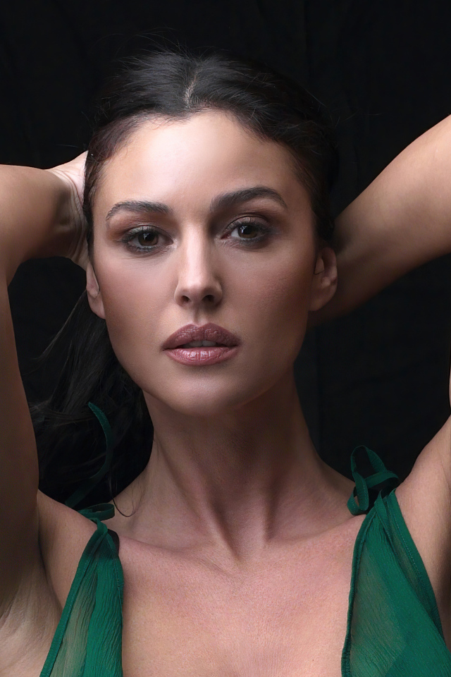 Элегантная итальянская актриса Моника Беллуччи