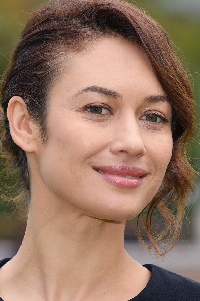 Российская актриса и модель Ольга Куриленко с милой улыбкой