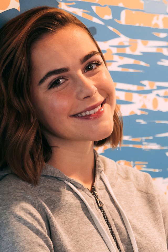 Улыбающаяся актриса Кирнан Шипка