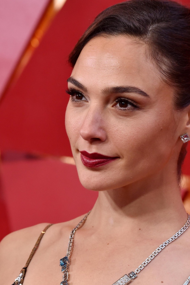 Милая улыбка яркой актрисы Галь Гадот