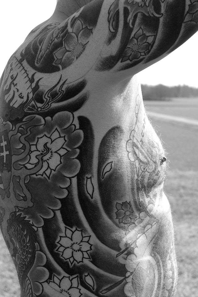 Татуировки на теле мужчины 