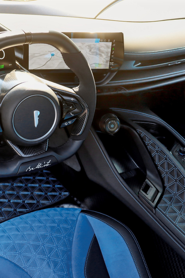 Салон автомобиля Pininfarina Battista, 2022 года