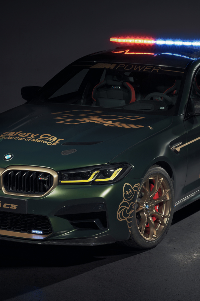 Служебный автомобиль BMW M5 CS MotoGP Safety Car 2021 года