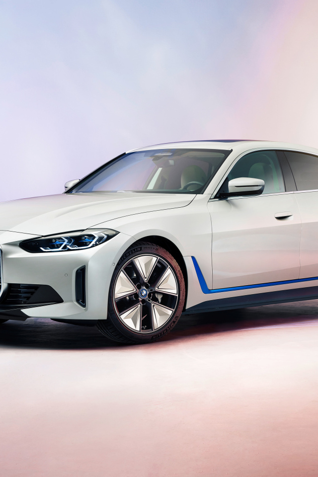 Дорогой автомобиль BMW I4 2021 года