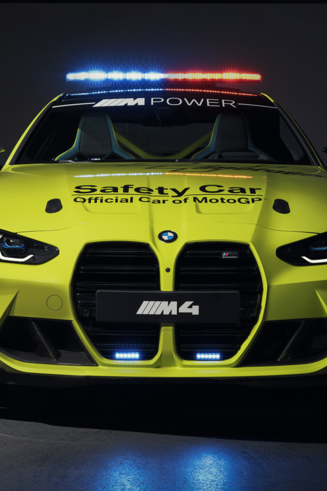 Желтый служебный автомобиль BMW M4 Competition MotoGP Safety Car 2021 года
